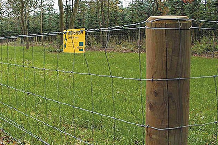 Hegnspæle - runde stolper til nethegn og elhegn. PIT HEGN