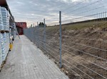 Gitterhegn-med-pigtråd.jpg