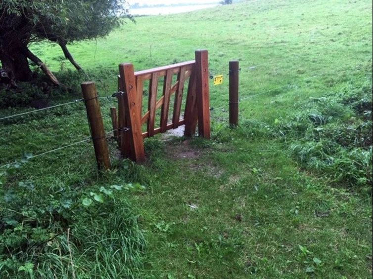 Klaplåge til hestehegn og fold med el hegn. Kvalitet til gode priser