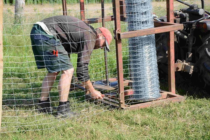 Dyrehegn - få hjælp til opsætning af hegn, hegnspæle og stolper til hegn