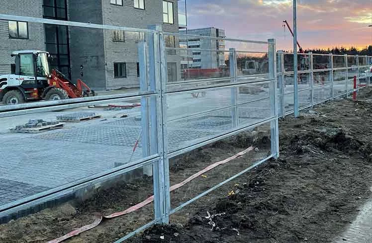 Støjhegn med klart udsyn - polycarbonat. PIT HEGN