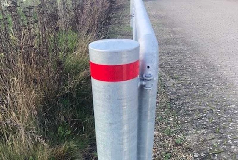 Bomme - manuel vejbom af galvaniseret stål. PIT  HEGN