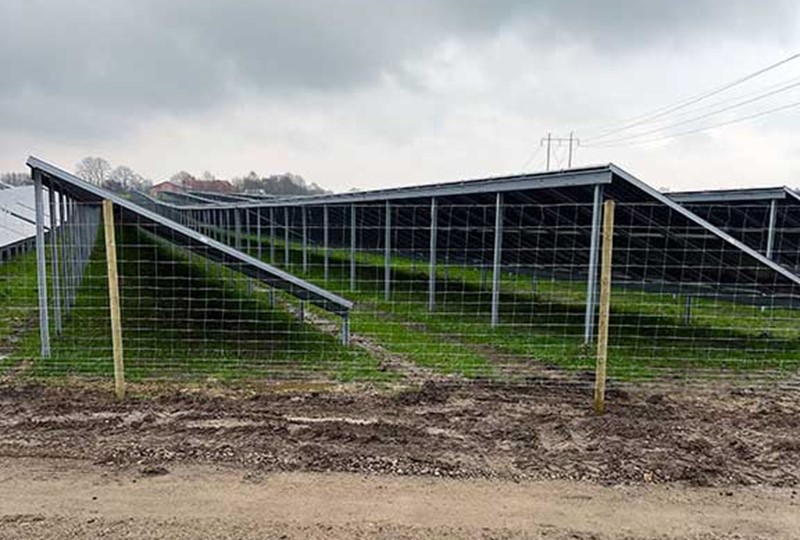 Stærk løsning - hegn omkring solcellepark