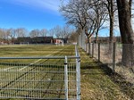 Stålhegn---panelhegn.-Sportshegn-med-håndliste.jpg