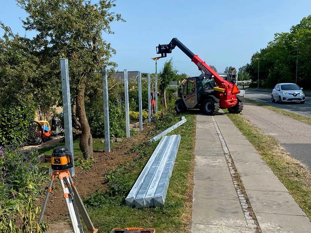 Opsætning af hegn - industri, privat og til landbrug