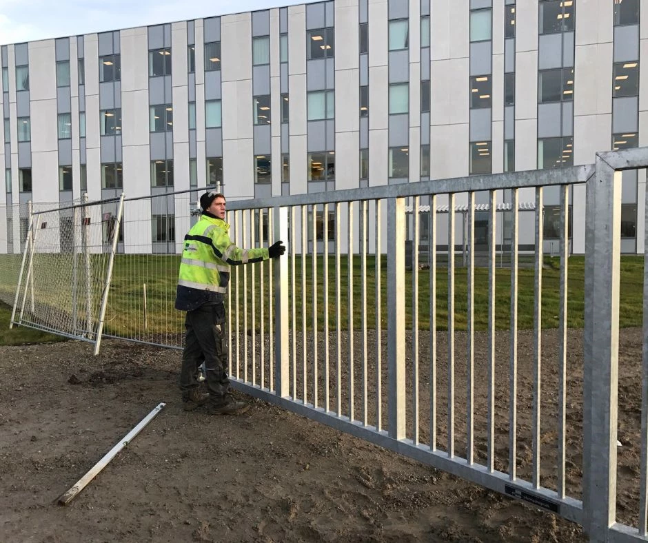 Balusterhegn - opsætning af hegn og porte i hele Danmark