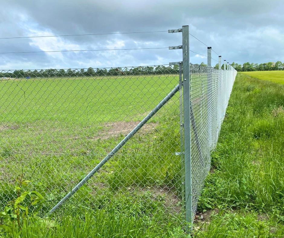 Sikkert elhegn - perimetersikring med gitterhegn og el hegn