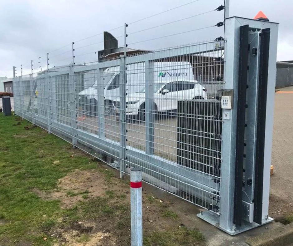 Skydeport til elhegn - elektrisk sikring med port og hegn