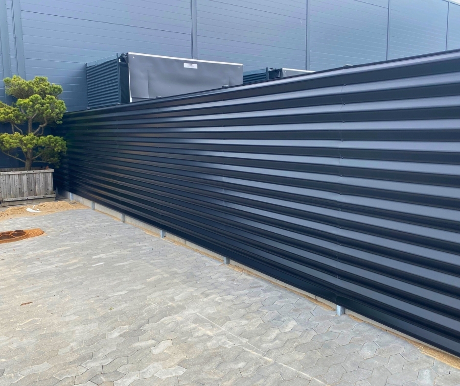 Sort pladehegn hos Billigblomst