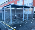 Overdækket cykelskur af panelhegn - PIT Hegn.jpg