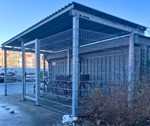 Panelhegn og låge - cykelskur med overdækning.jpg