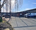 Port til industri - Sort panelhegn med svæveport.jpg (1)