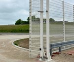 Højt industrihegn med sikring af erhvervsområde.jpg