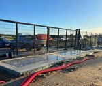 PAS 68 road blocker under installation ved sikret område.jpg